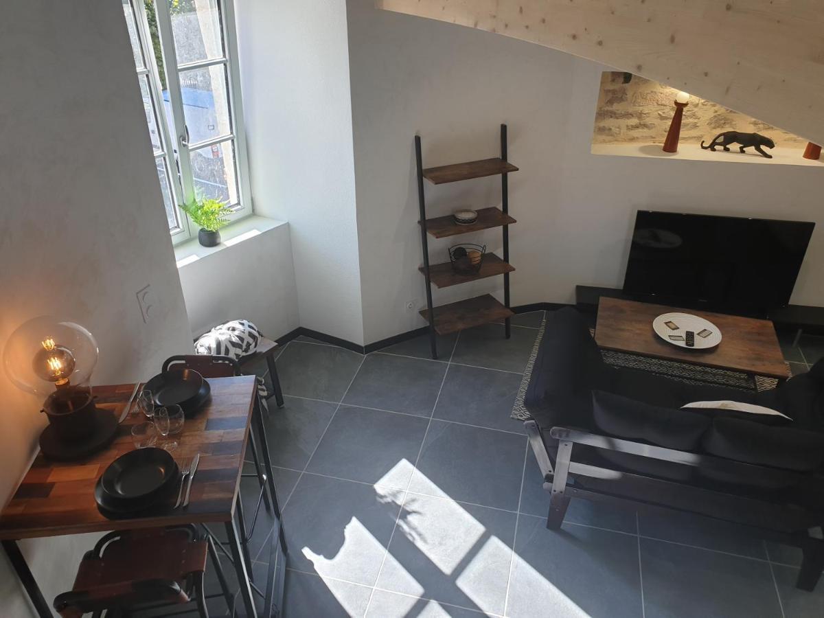 Tour De Lacuzon Dole Dış mekan fotoğraf